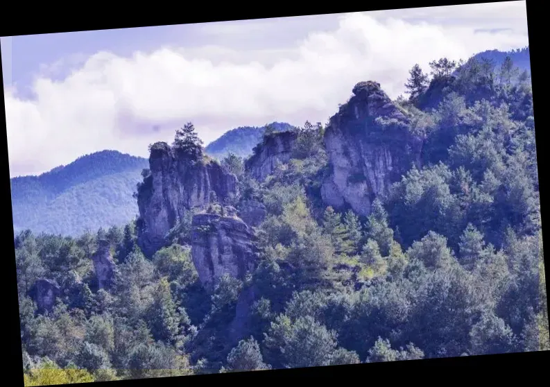 Shuangtong Mountain Scenic Area